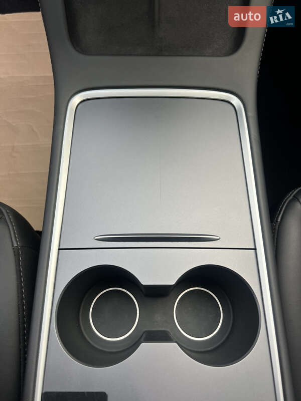 Седан Tesla Model 3 2023 в Луцке фото 26 Седан Tesla Model 3 2023 в Луцке