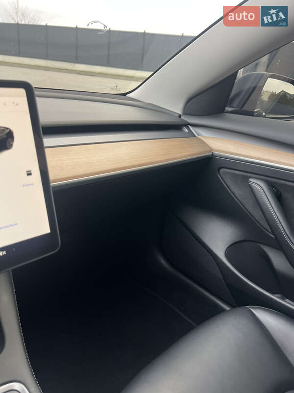 Седан Tesla Model 3 2023 в Луцке фото 29 Седан Tesla Model 3 2023 в Луцке