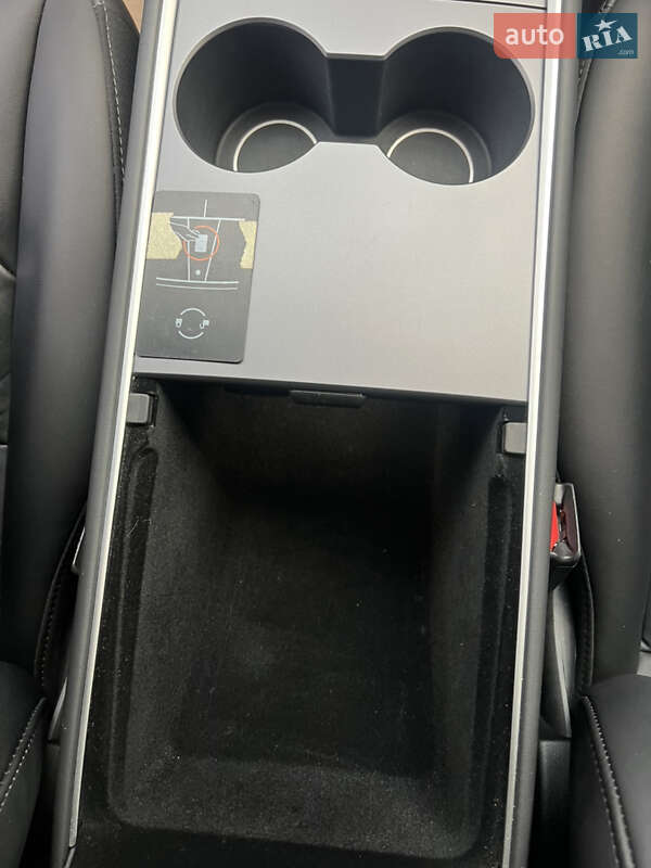 Седан Tesla Model 3 2023 в Луцке фото 30 Седан Tesla Model 3 2023 в Луцке