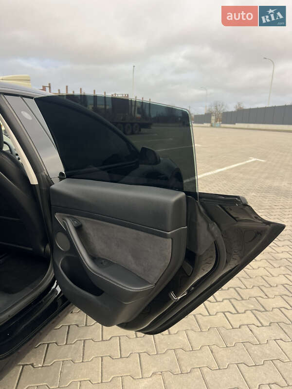 Седан Tesla Model 3 2023 в Луцке фото 38 Седан Tesla Model 3 2023 в Луцке
