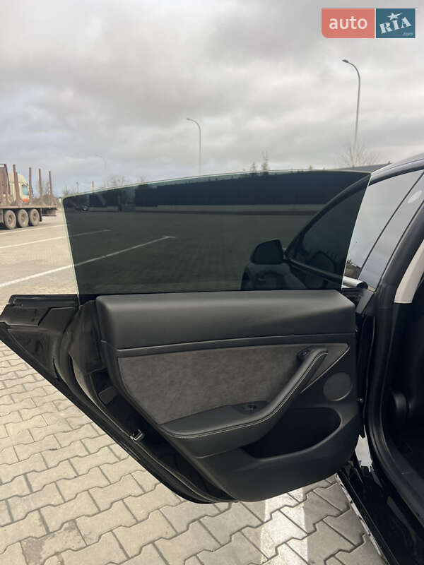 Седан Tesla Model 3 2023 в Луцке фото 44 Седан Tesla Model 3 2023 в Луцке