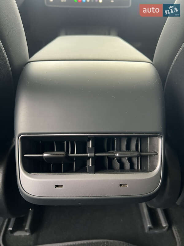 Седан Tesla Model 3 2023 в Луцке фото 48 Седан Tesla Model 3 2023 в Луцке