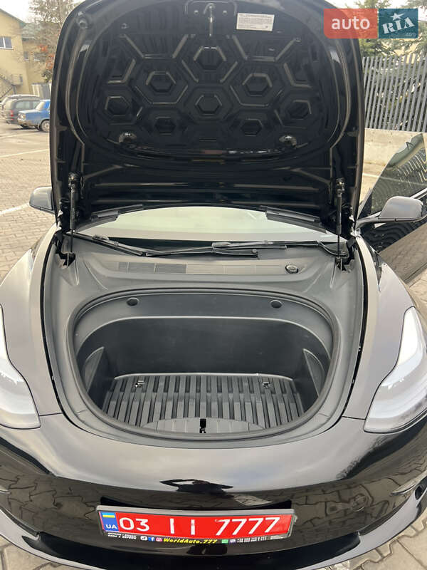 Седан Tesla Model 3 2023 в Луцке фото 58 Седан Tesla Model 3 2023 в Луцке
