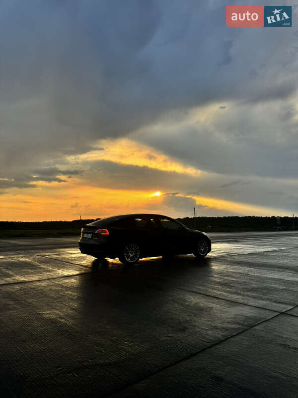 Седан Tesla Model 3 2022 в Полтаве фото 2 Седан Tesla Model 3 2022 в Полтаве