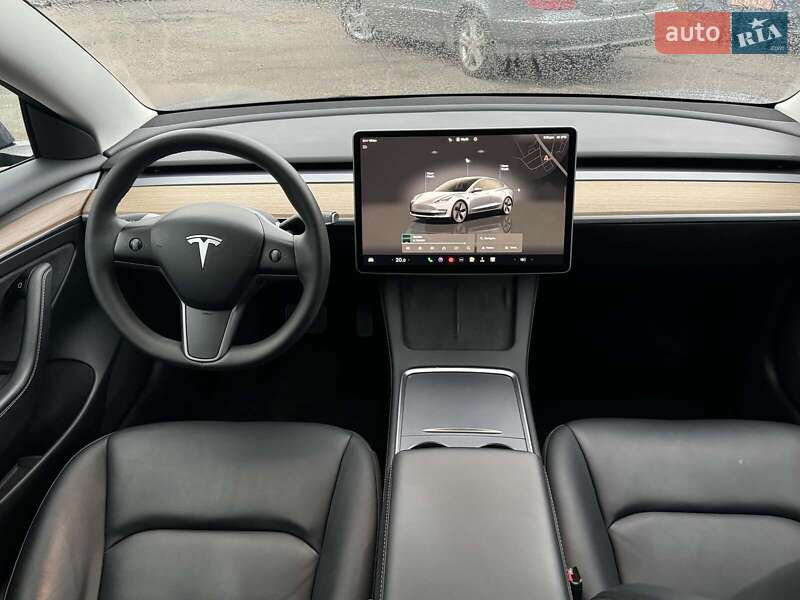Седан Tesla Model 3 2023 в Виннице