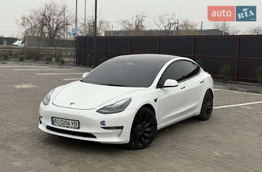 Седан Tesla Model 3 2021 в Ужгороде
