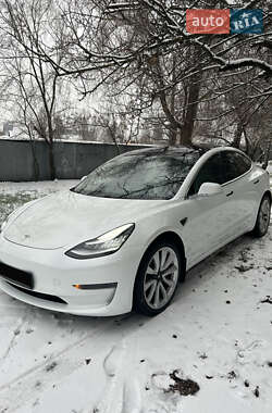 Седан Tesla Model 3 2019 в Киеве