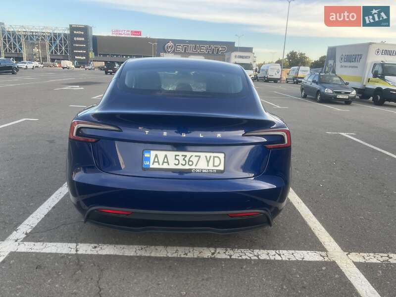 Седан Tesla Model 3 2024 в Киеве