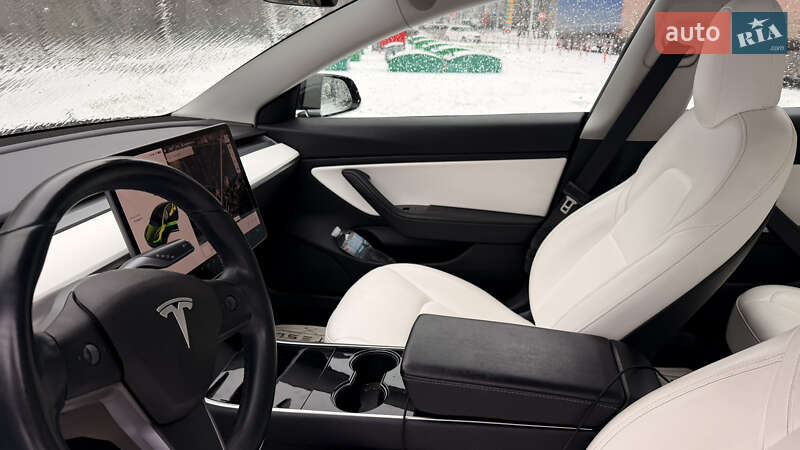 Седан Tesla Model 3 2019 в Киеве фото 24 Седан Tesla Model 3 2019 в Киеве
