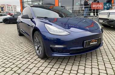 Седан Tesla Model 3 2018 в Львове