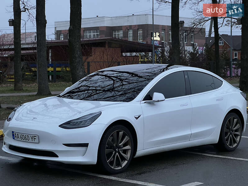 Tesla Model 3 2019