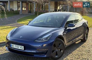 Седан Tesla Model 3 2023 в Львове