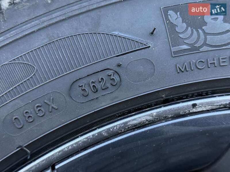 Седан Tesla Model 3 2023 в Львове