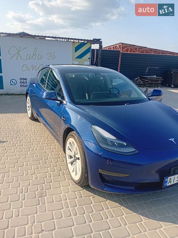Седан Tesla Model 3 2021 в Ирпене