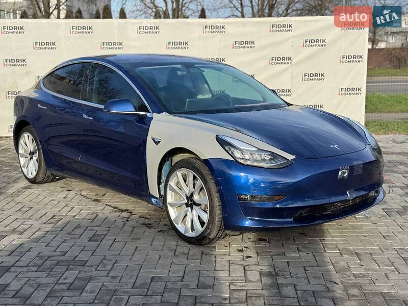 Седан Tesla Model 3 2019 в Луцке