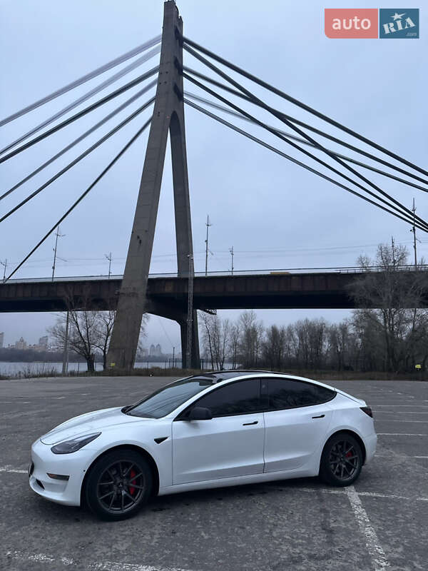 Tesla Model 3 2021