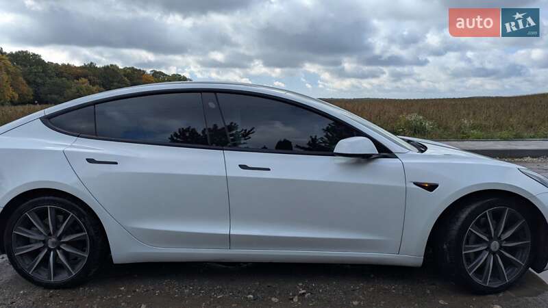 Седан Tesla Model 3 2021 в Тернополе