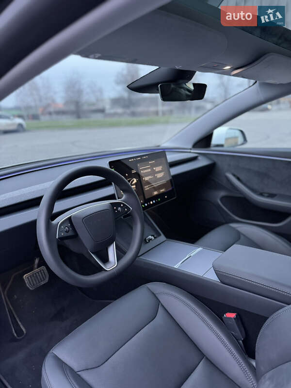 Седан Tesla Model 3 2024 в Дніпрі