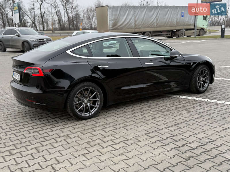Седан Tesla Model 3 2019 в Киеве фото 5 Седан Tesla Model 3 2019 в Киеве