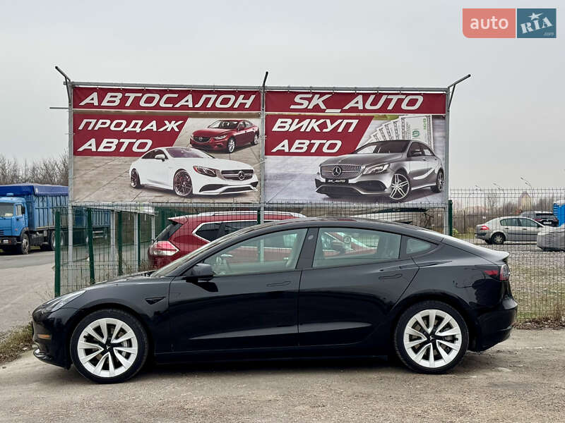 Седан Tesla Model 3 2022 в Киеве