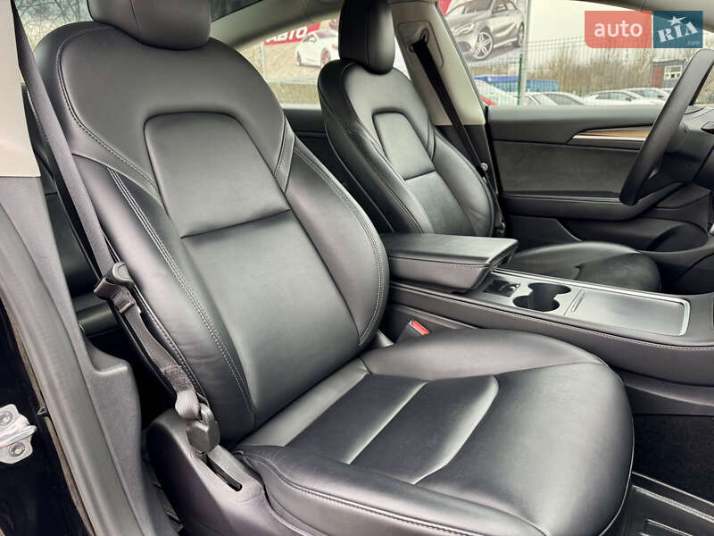 Седан Tesla Model 3 2022 в Киеве