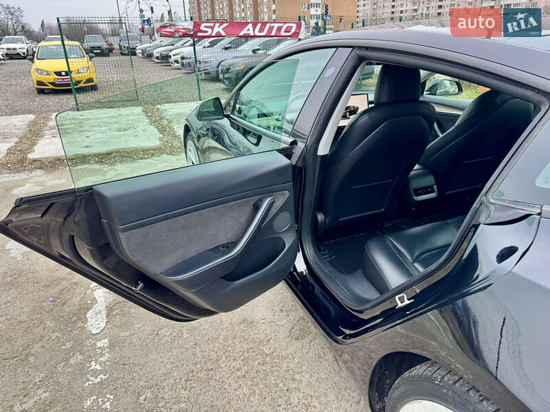 Седан Tesla Model 3 2022 в Киеве