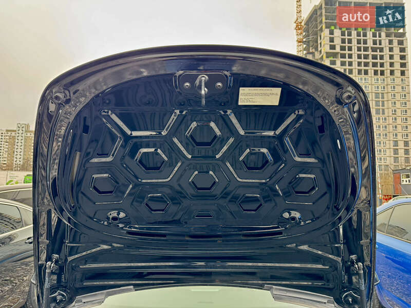 Седан Tesla Model 3 2022 в Киеве