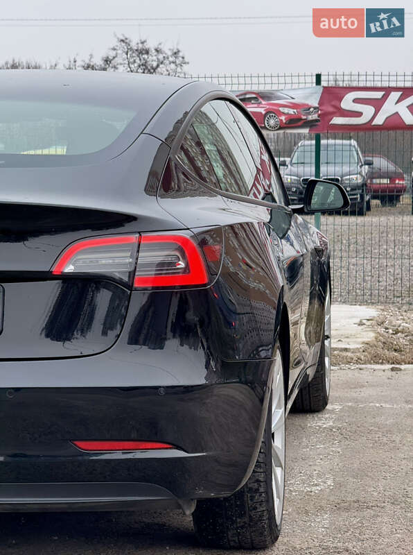 Седан Tesla Model 3 2022 в Киеве