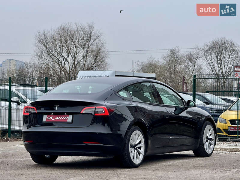 Седан Tesla Model 3 2022 в Киеве