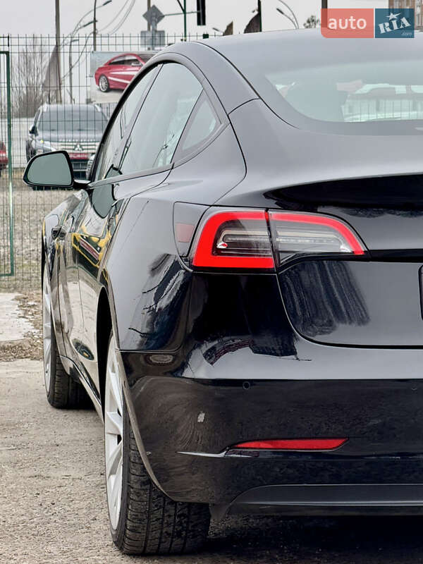 Седан Tesla Model 3 2022 в Киеве