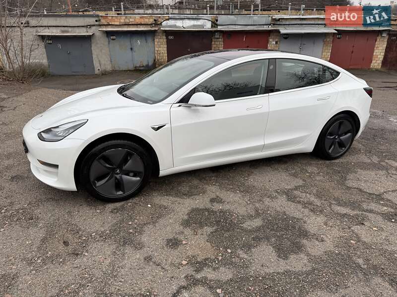 Седан Tesla Model 3 2018 в Киеве фото 24 Седан Tesla Model 3 2018 в Киеве