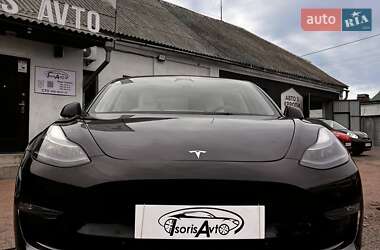 Седан Tesla Model 3 2022 в Чернігові