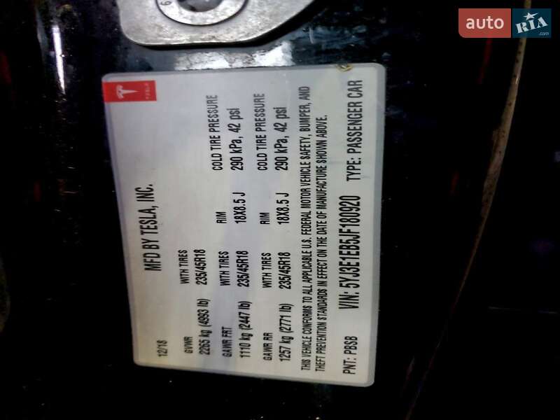 Седан Tesla Model 3 2018 в Львове