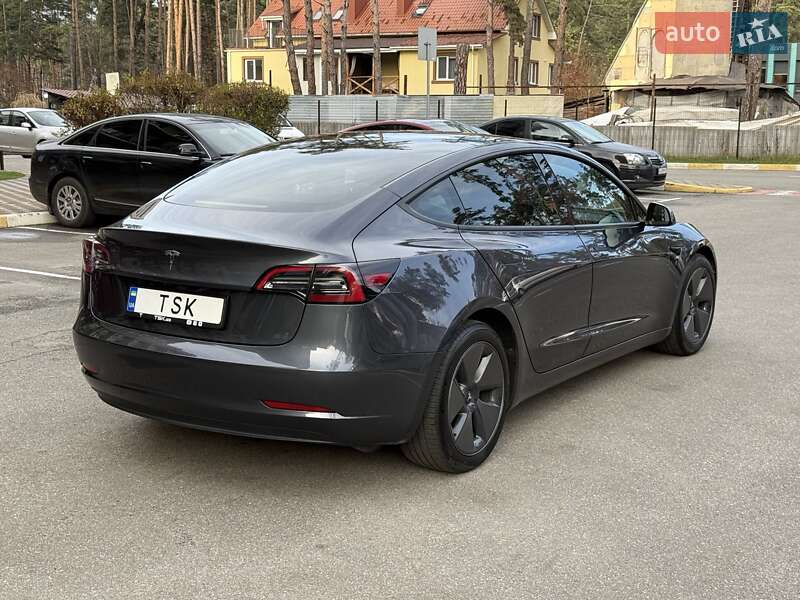Седан Tesla Model 3 2023 в Киеве