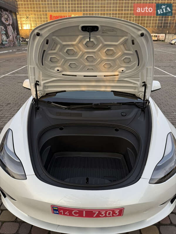 Седан Tesla Model 3 2023 в Луцке фото 11 Седан Tesla Model 3 2023 в Луцке