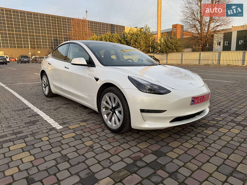 Седан Tesla Model 3 2023 в Луцке фото 2 Седан Tesla Model 3 2023 в Луцке
