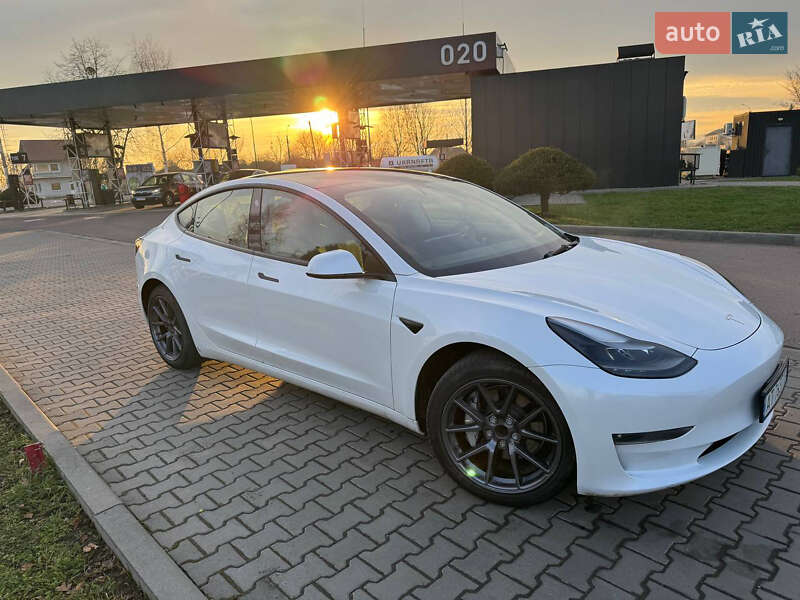 Седан Tesla Model 3 2023 в Ивано-Франковске фото 3 Седан Tesla Model 3 2023 в Ивано-Франковске