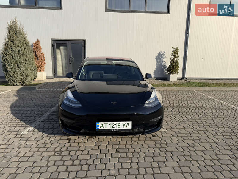 Седан Tesla Model 3 2018 в Ивано-Франковске