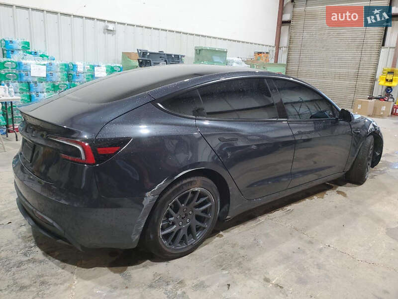 Седан Tesla Model 3 2025 в Кривом Роге