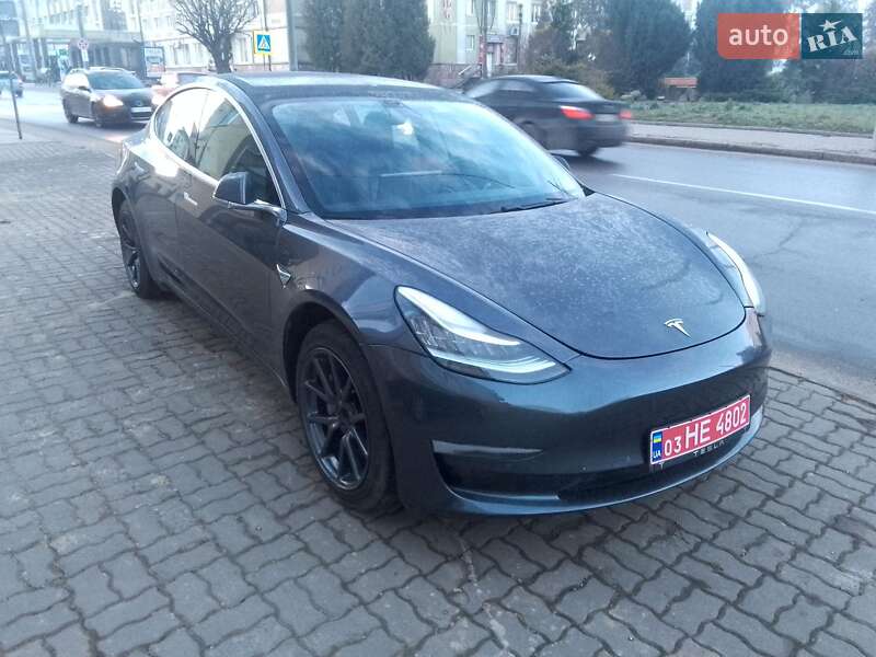 Седан Tesla Model 3 2019 в Тернополі
