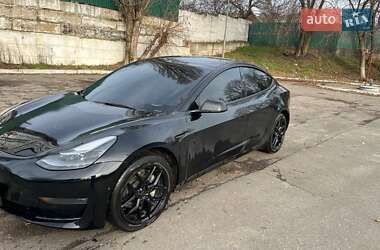 Седан Tesla Model 3 2022 в Киеве