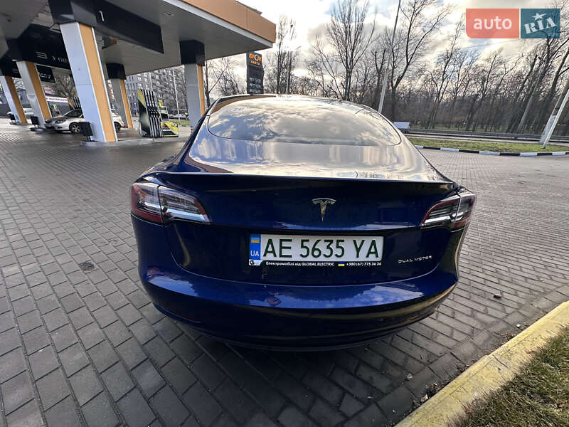 Седан Tesla Model 3 2022 в Днепре