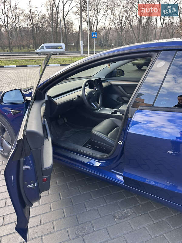 Седан Tesla Model 3 2022 в Днепре