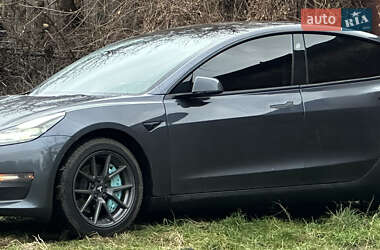 Седан Tesla Model 3 2022 в Киеве