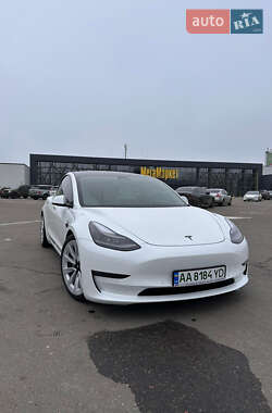 Седан Tesla Model 3 2022 в Киеве