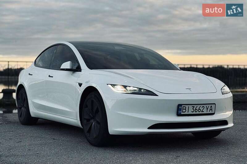 Седан Tesla Model 3 2024 в Киеве