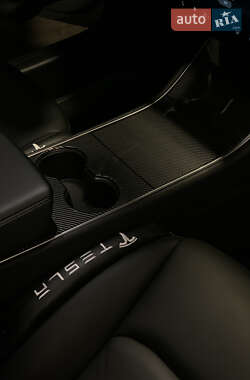 Седан Tesla Model 3 2018 в Києві