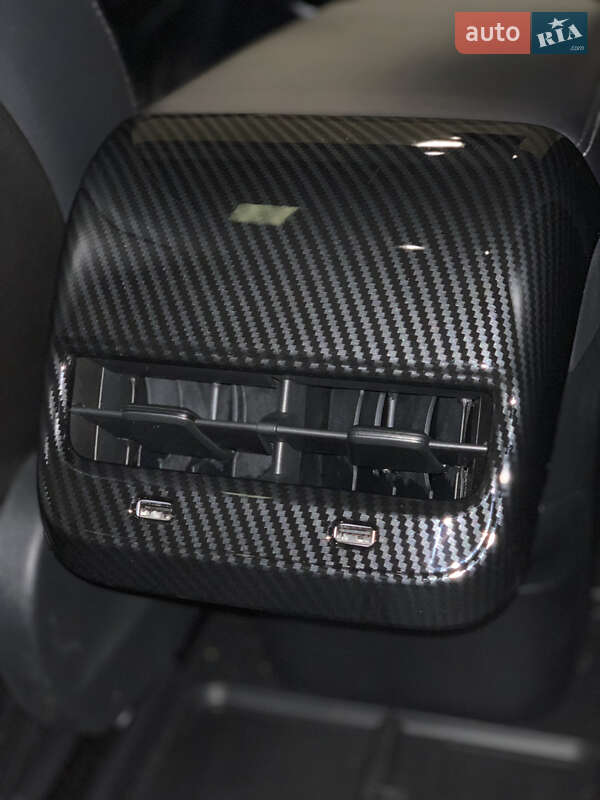 Седан Tesla Model 3 2018 в Киеве