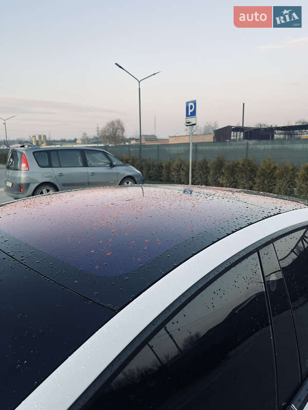 Седан Tesla Model 3 2018 в Виннице