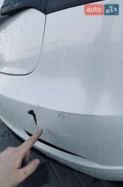Седан Tesla Model 3 2018 в Виннице